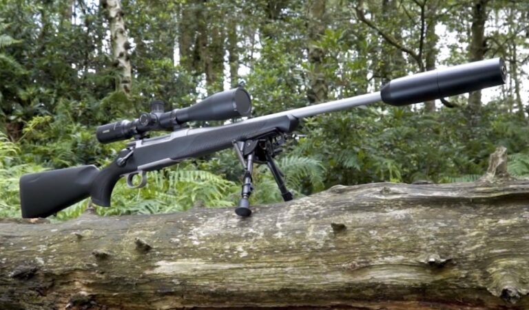 Best Scopes for 17 HMR Rifles: Buyer’s Guide 2024